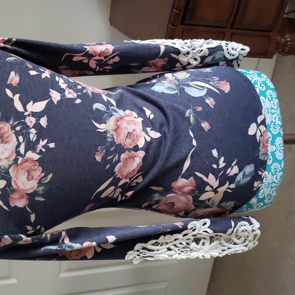 Crocheted Top - Picture 6 of 10